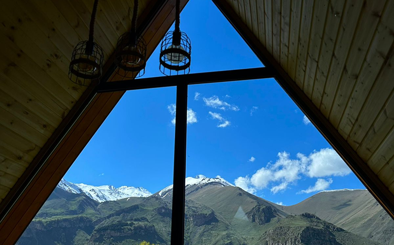 Spend unforgettable time with your loved ones at Gold Kazbegi. 8