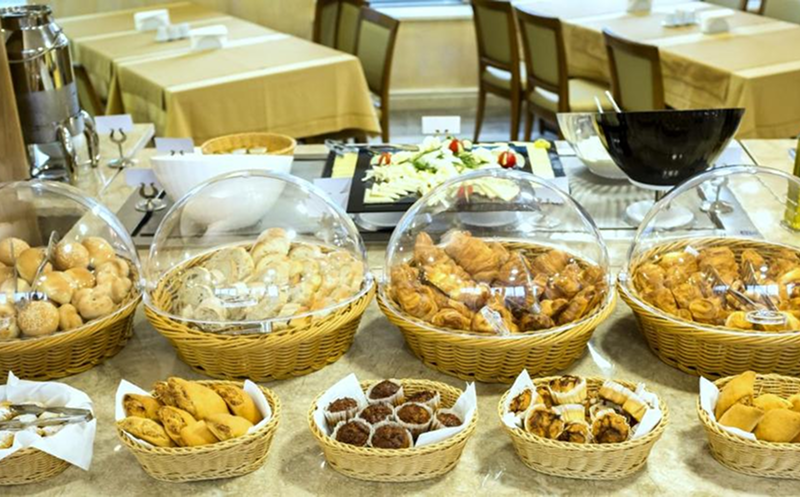 შექმენი დაუვიწყარი მოგონებები სასტუმრო კოლიზეუმ მარინაში 13