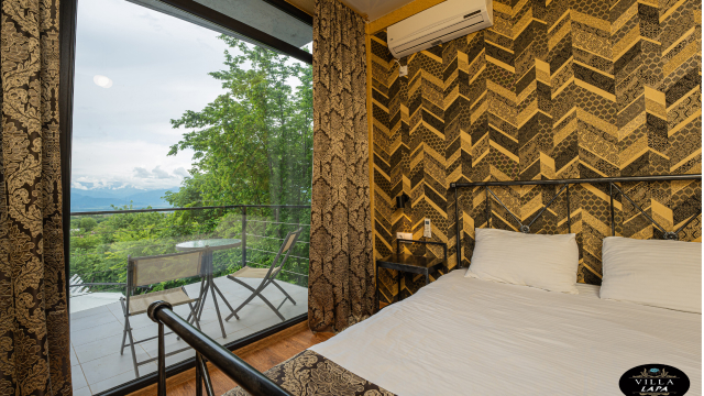 Take advantage of a discount on accommodation for 2 guests in room , from Monday to Thursday at Villa Lapa.  image 1