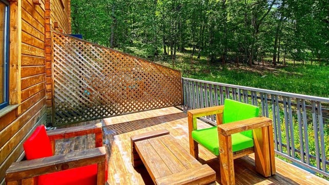 ისარგებლე ფასდაკლებით ბაკურიანის სასტუმროს ნომერში Greenwood Hotel. image 9