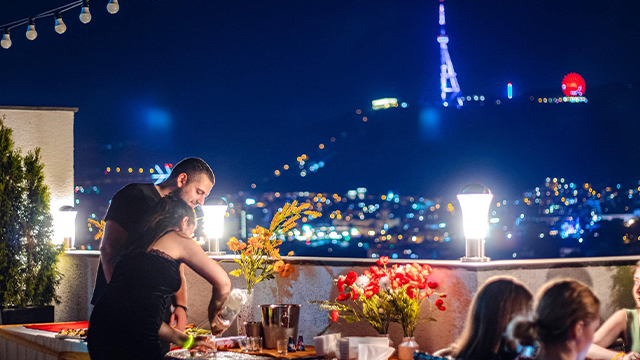 ისარგებლეთ ფასდაკლებით ღია აუზზე 5 ადამიანის ვიზიტისას ცივი ყავის მენიუსთან ერთად სეზონისგან / Season.  image 2