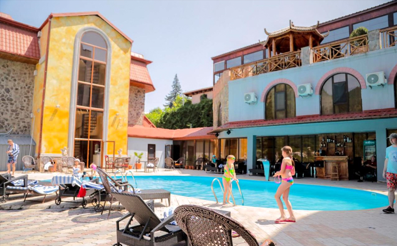 შექმენი დაუვიწყარი მოგონებები სასტუმრო ბორჯომი პალასში 8