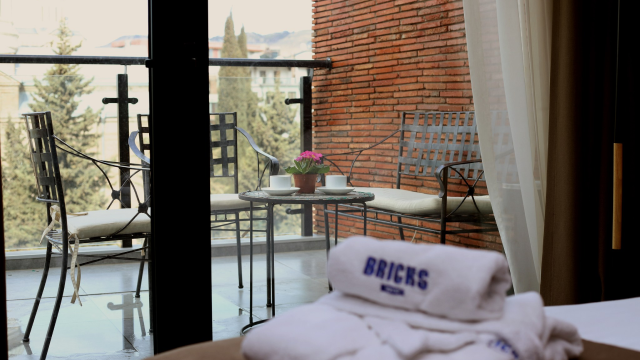 ისარგებლე ფასდაკლებით ნომერში 2 სტუმრის განთავსებაზე ბრიქსი | Bricks -ში. image 7