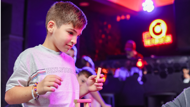 ისარგებლე ფასდაკლებით 10, 15, 20, 25, 30 მოზარდზე გათვლილ წვეულებაზე გროუნაფი | GrownUp -სგან. image 14