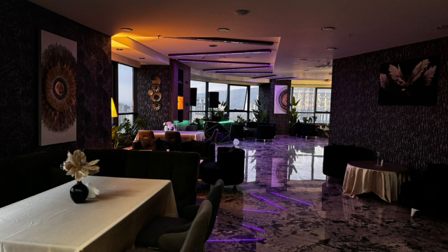 Enjoy a discount on a menu for 12 guests at Lounge Sky Gate. image 3