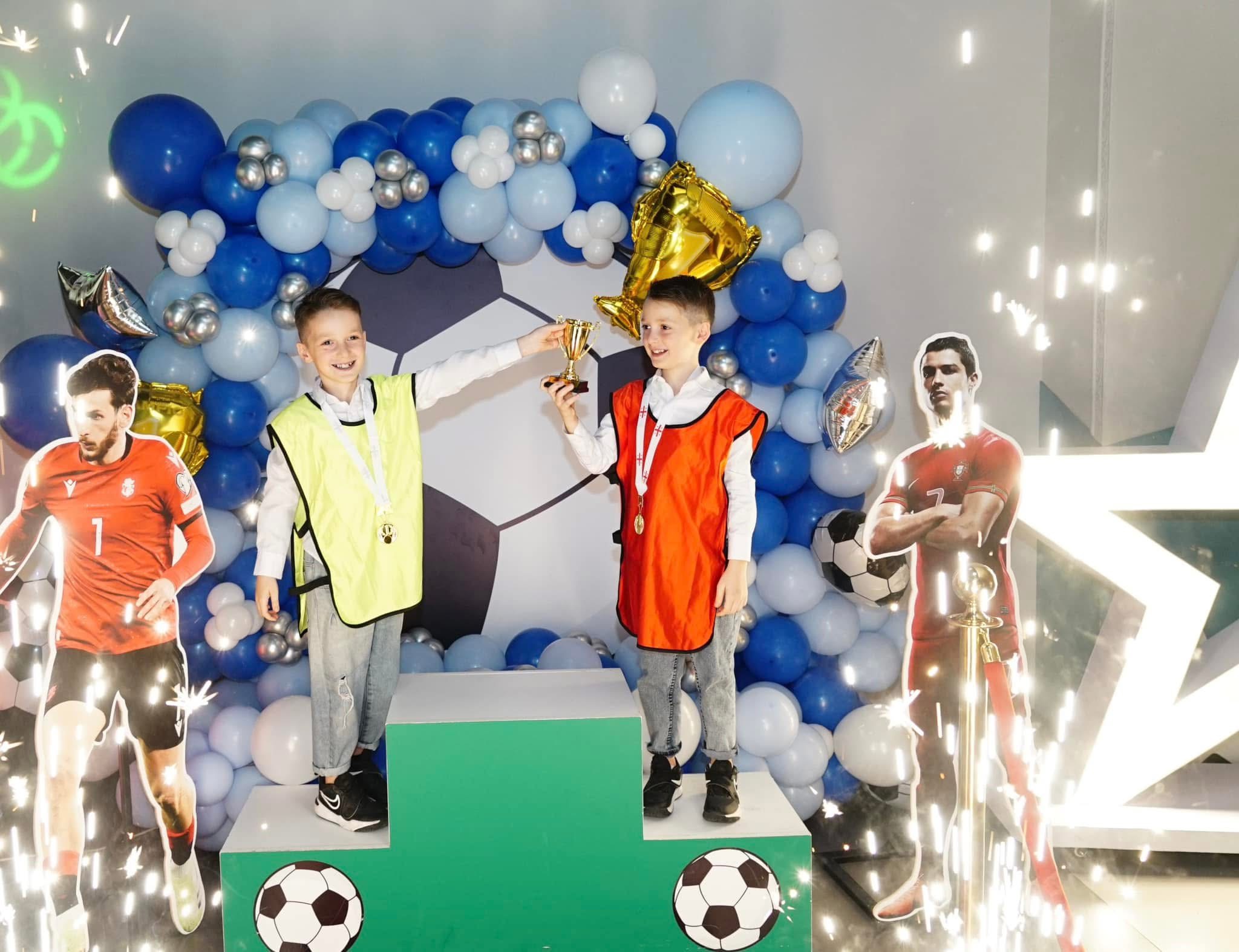 მრავალფეროვანი დაბადების დღის პროგრამა მაქსილენდში image 0