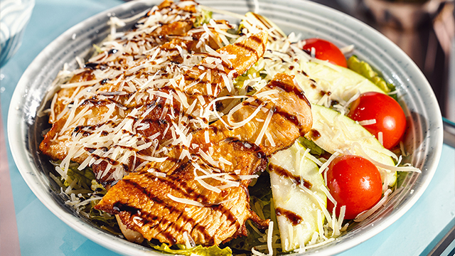 ისარგებლეთ ფასდაკლებით 2 სტუმარზე გათვლილ საფირმო ვაფლსა და ცივ ყავაზე ფეფეროთი Tiffany Bar and Terrace - სგან.  image 5