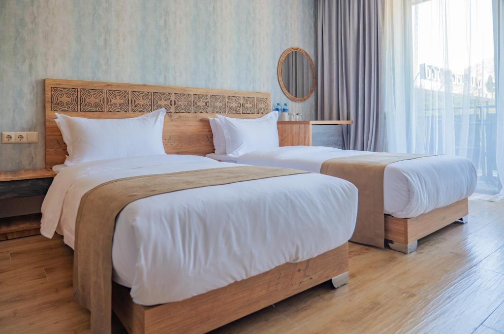 შექმენი დაუვიწყარი მოგონებები სასტუმრო საბადური ჰილსში. image 6