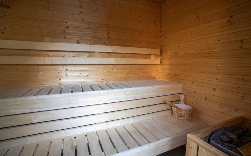 გაატარე დაუვიწყარი დრო მეგობრებთან ერთად ჰოლიდეი ინნ თელავში 9