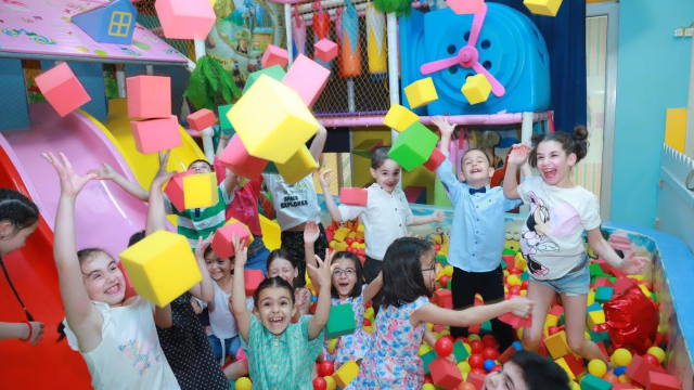 ისარგებლე ფასდაკლებით დაბადების დღის პროგრამაზე 25 ბავშვზე + იუბილარი გასართობ ცენტრ დაიმონდში. image 5