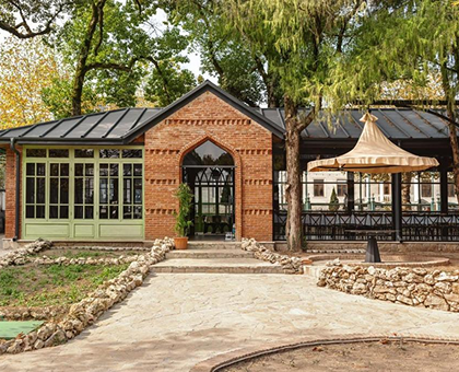 გაატარე უქმეები საყვარელ ადამიანთან ერთად და განიტვირთე