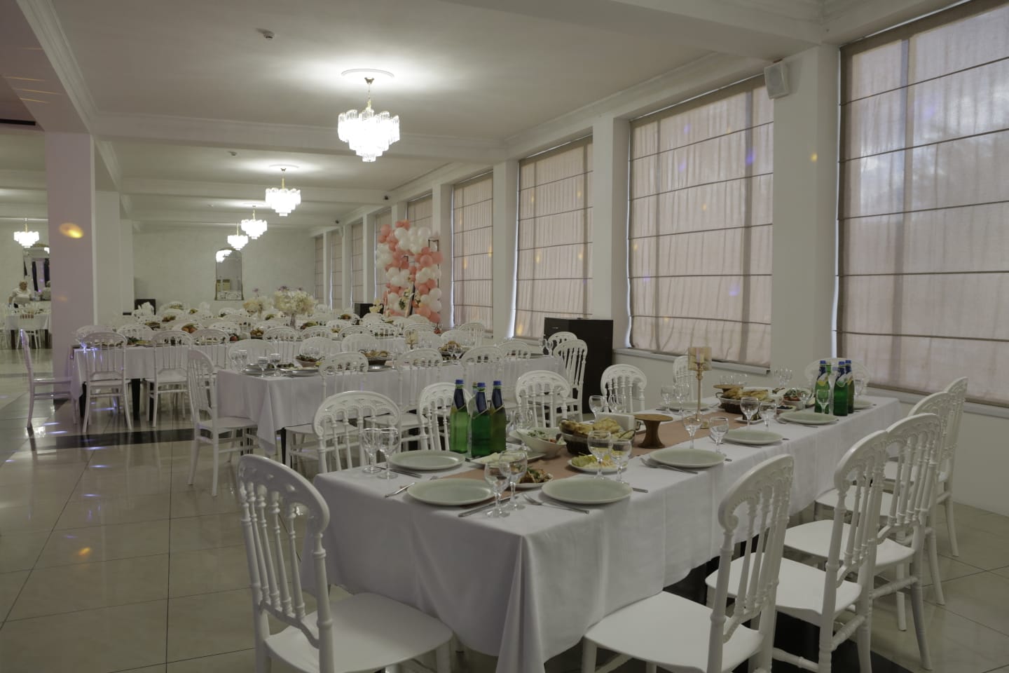 Enjoy discount offer on a 10-person menu with live music from Restaurant Iberia. image 5