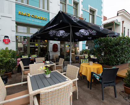 5 სტუმარზე ხინკლის და ლუდის შეთავაზება