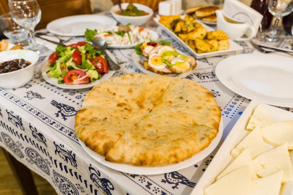 გაატარე დასვენების დღეები საყვარელ ადამიანებთან ერთად სასტუმრო ძველ სეტში image 12