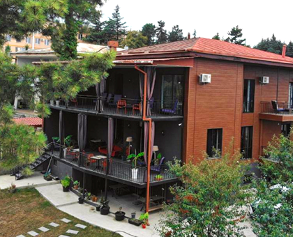 ნომერი 2 სტუმარზე თელავში