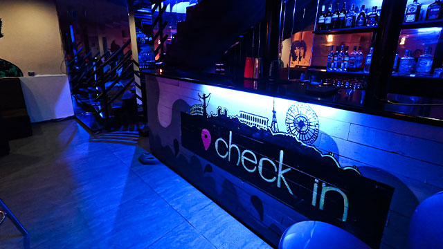 გაატარე დაუვიწყარი დრო კარაოკე ბარ ჩექ ინში 1