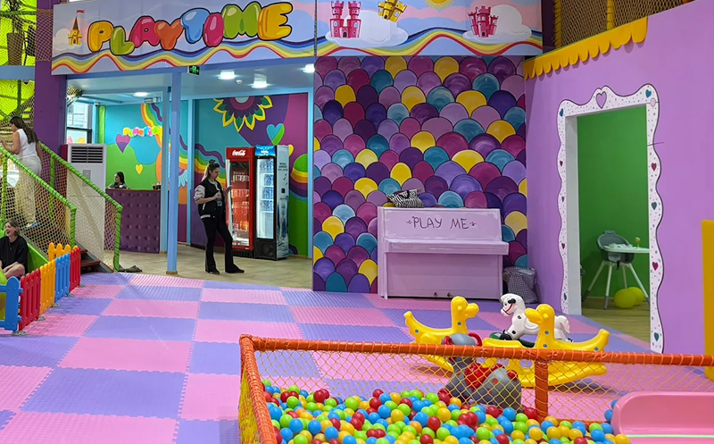 Take advantage of Play Time's offer and discover the best entertainment space. 1
