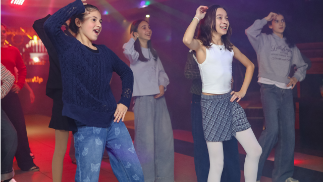 ისარგებლე ფასდაკლებით 10, 15, 20, 25, 30 მოზარდზე გათვლილ წვეულებაზე გროუნაფი | GrownUp -სგან. image 1