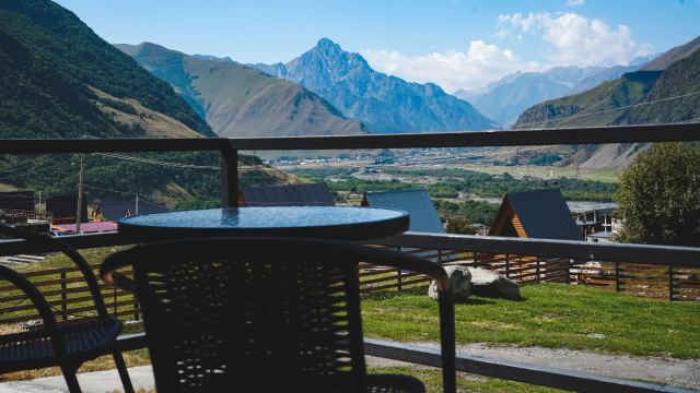 გაატარე დაუვიწყარი დრო კოტეჯ მისთი როქს ყაზბეგში. image 6