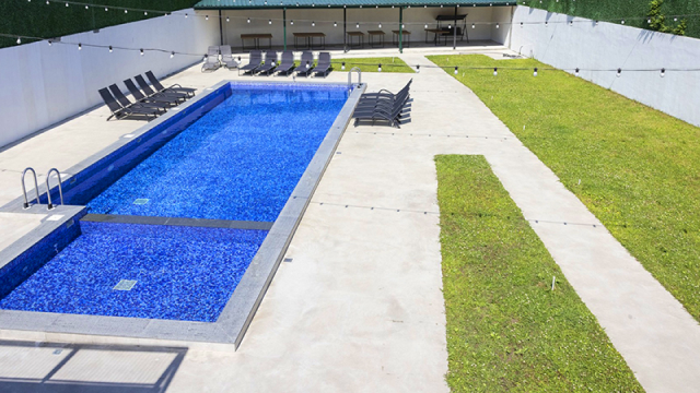 ისარგებლე ფასდაკლებით ნომერში 2 სტუმრის განთავსებაზე სასტუმრო გარდენვილი | Hotel Gardenville -ში. image 1