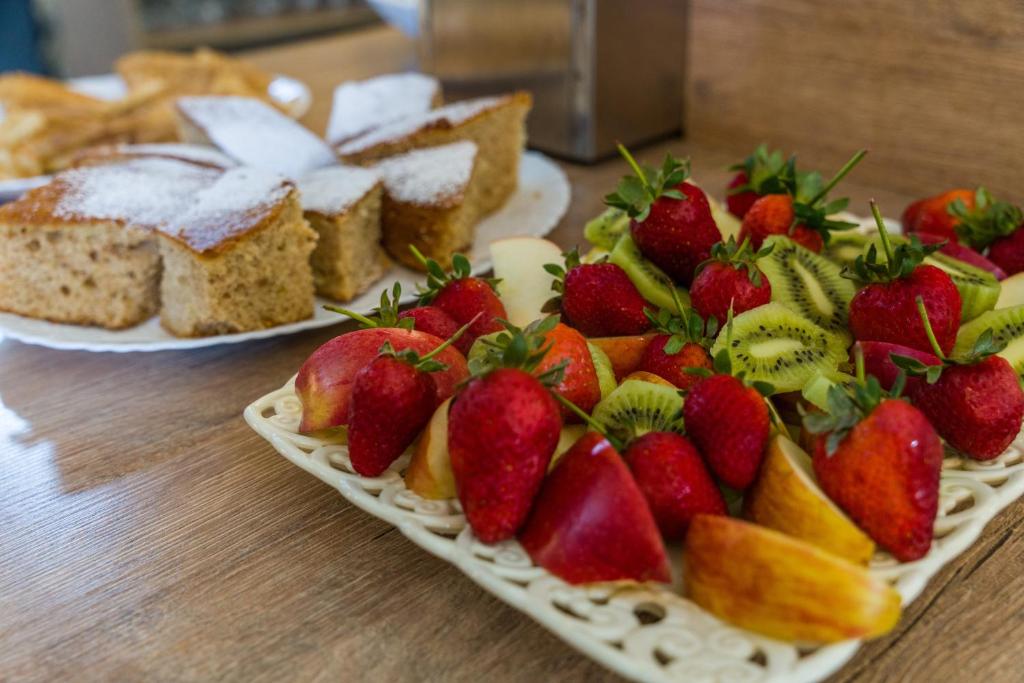 გაატარე დასვენების დღეები საყვარელ ადამიანებთან ერთად სასტუმრო ძველ სეტში image 13