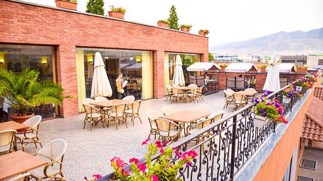 7 ლარად! შეიძინეთ  Swooper Code-ი და მიიღეთ 38%-იანი ფასდაკლება რესტორანში მადაგონი / RESTAURANT MADAGONI (რუსთავი, შარტავას ქუჩა)! image 2