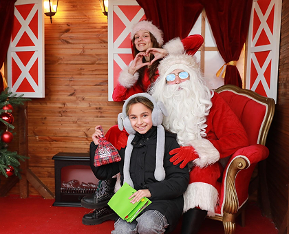 გაიხალისე ახალი წელი სანტასთან, ელფთან ან თოვლის დედოფალთან ერთად