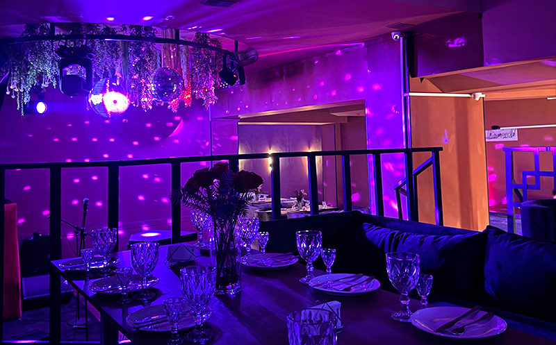 გაატარე დაუვიწყარი დრო მეგობრებთან ერთად კარაოკე ბარ დაიმონდში image 3