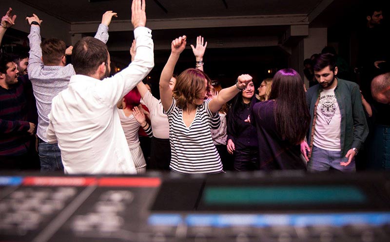 გაატარე დაუვიწყარი დრო საყვარელ ადამიანებთან ერთად image 9