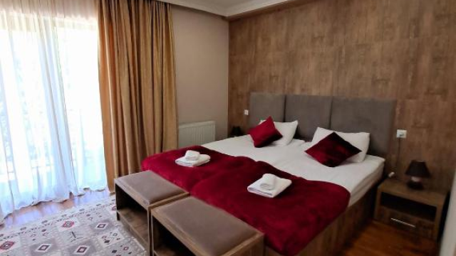 ისარგებლე ფასდაკლებით ნომერში 2 ან 3 სტუმრის განთავსებაზე მაუნთინ მესტიაში. image 2