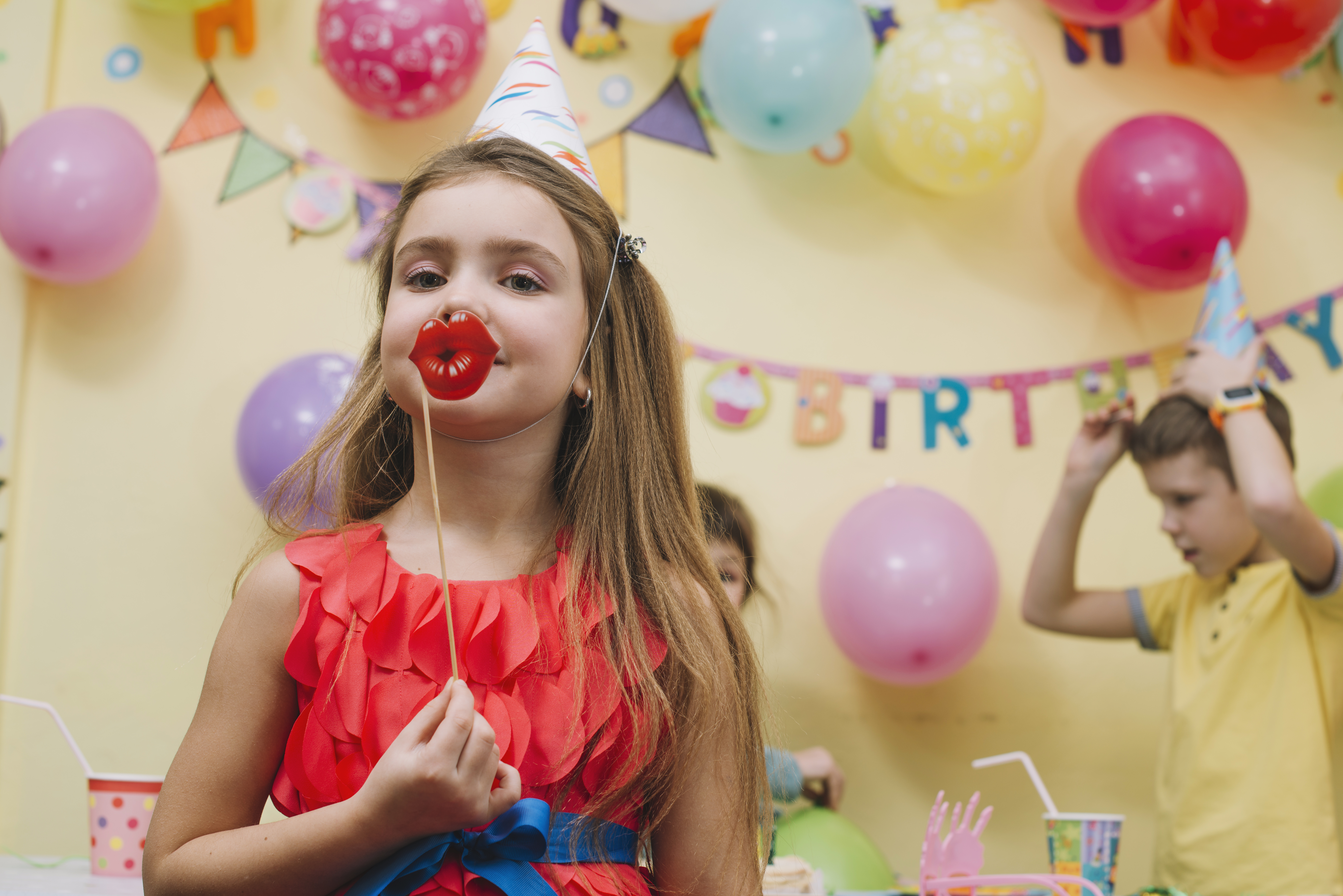 მხიარული დაბადების დღის ზეიმი მეჯიქ ლენდში