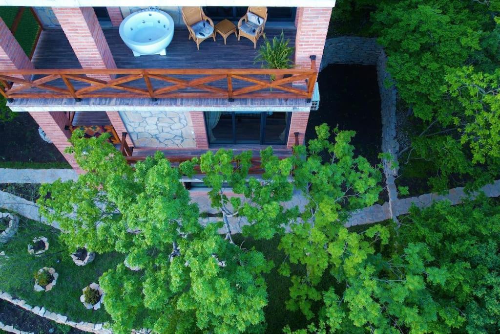 Enjoy a discount on accommodation for 6 people in a cottage on weekdays at Villa Vejini.  image 0