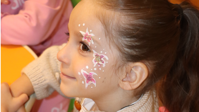 აღმოაჩინე სკოლამდელი გარემო, სადაც ბავშვები ბუნებრივად სწავლობენ, იზრდებიან და იძენენ ახალ უნარებს image 8