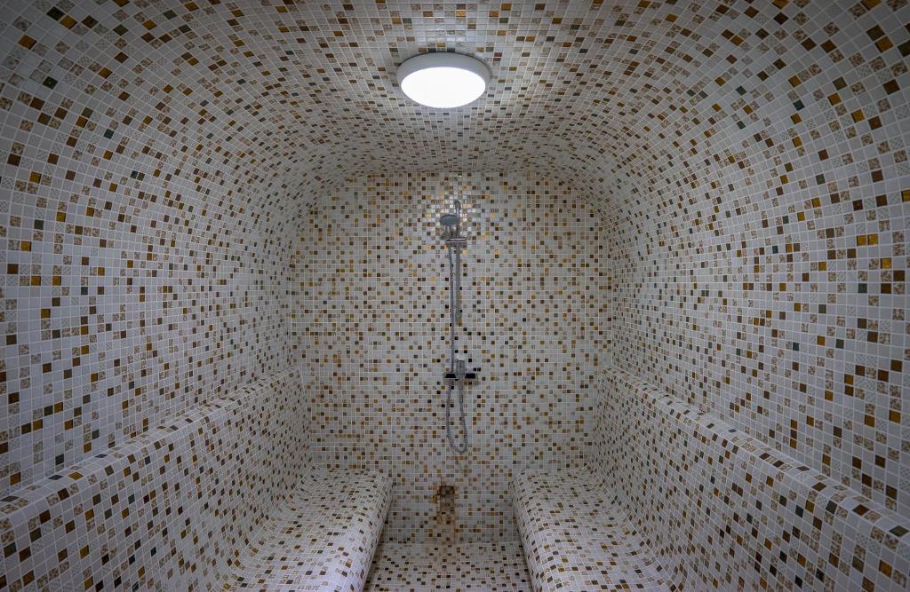 Enjoy an unforgettable time at Hotel GoodAura image 17