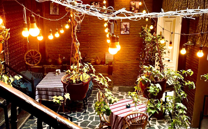 გაატარე დაუვიწყარი დრო საყვარელ ადამიანთან ერთად ბარ - რესტორანში 7