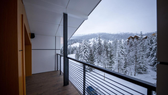 ისარგებლე ფასდაკლებით 3-4 ადგილიან ნომერში განთავსებაზე, საუზმით სასტუმრო Goderdzi Twins Hotel -ში. 1