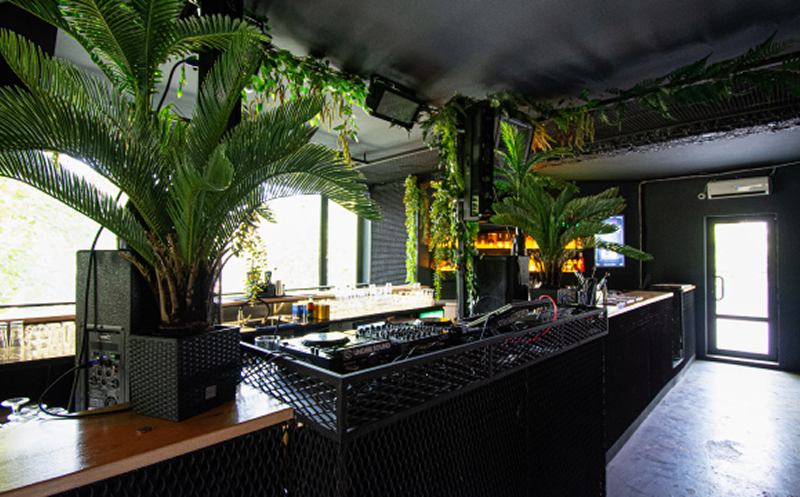 Have an unforgettable time with friends at Zeg Bar. 8