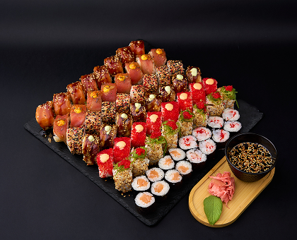 დააგემოვნე ტოკიო Deluxe სეტი ჯეკი ჩანში.