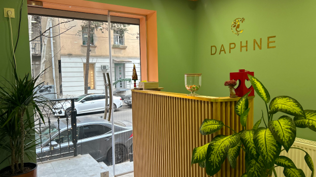 Take advantage of discounts on eyelash lamination and extension at Daphne Beauty Salon. image 2