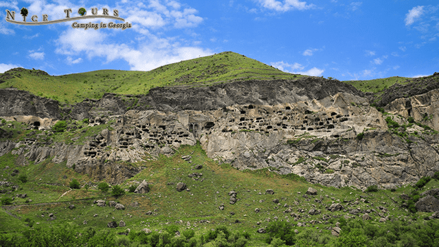 2 ლარად, 52%-იანი ფასდაკლების Swooper Code-ი 1 დღიან ტურზე ვარძია, რაბათი, საფარა კომპანიისგან «Nice Tours» image 1