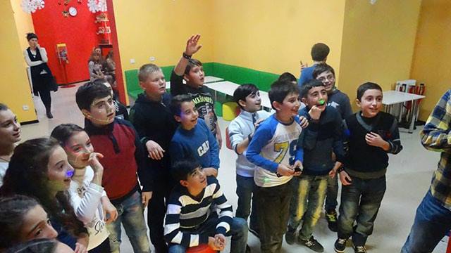 15 ლარად, 54%-იანი ფასდაკლების Swooper Code-ი საახალწლო ზეიმზე 20 ბავშვზე გასართობ ცენტრში «ნატვრის ხე» image 9