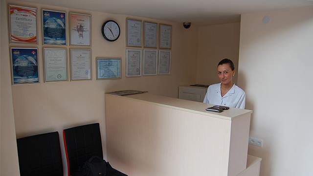 3 ლარად, 70%-იანი ფასდაკლების Swooper Code-ი კბილების გაწმენდა-გაპრიალებაზე სკალერის აპარატით «AG Laserdent-ისგან» image 1