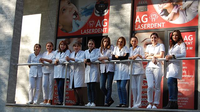 3 ლარად, 70%-იანი ფასდაკლების Swooper Code-ი კბილების გაწმენდა-გაპრიალებაზე სკალერის აპარატით «AG Laserdent-ისგან» image 2