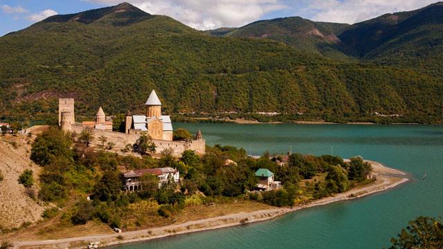 2 ლარად, 52%-იანი ფასდაკლების ვაუჩერი 1 დღიან ტურზე ყაზბეგში კომპანიისგან Traveler.ge image 0