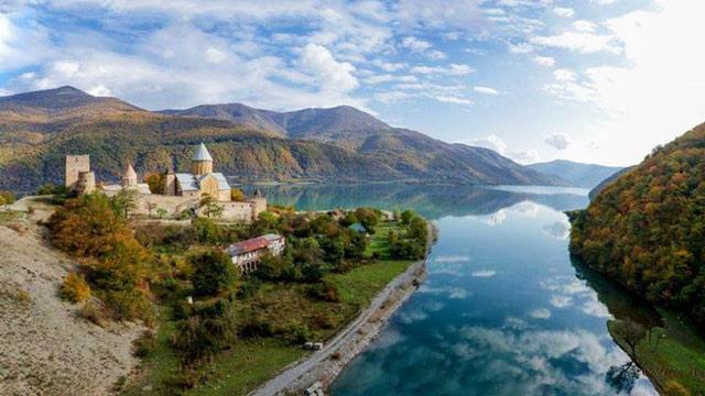 1 ლარად, 25%-იანი ფასდაკლების ვაუჩერი, 1 დღიანი ტური ლომისის სალოცავზე კომპანიისგან «Favorite Tours» image 0