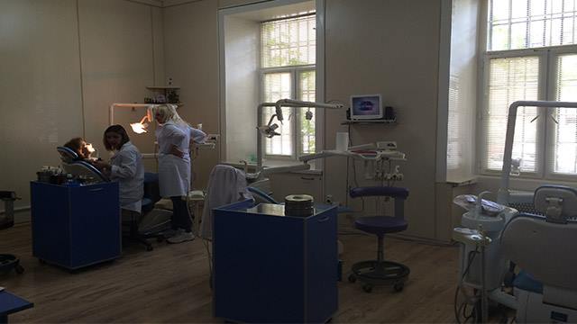 15 ლარად, 80%-იანი ფასდაკლების Swooper Code-ი პირის ღრუს სრულ თერაპიულ მომსახურებაზე სტომატოლოგიური კლინიკა 9-სგან image 0