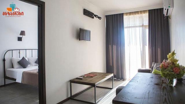 10 ლარად, 40%-იანი ფასდაკლების Swooper Code-ი, სასურველ ნომერში განთავსება სასტუმროების ქსელისგან «მგზავრები გონიო» image 0