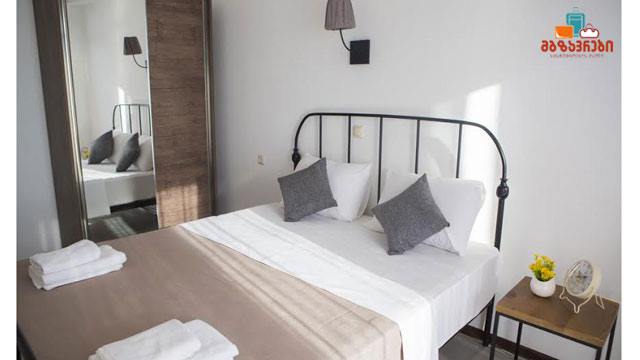 10 ლარად, 40%-იანი ფასდაკლების Swooper Code-ი, სასურველ ნომერში განთავსება სასტუმროების ქსელისგან «მგზავრები გონიო» image 1