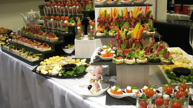 15 ლარად, 50%-იანი ფასდაკლების Swooper Code-ი ფურშეტზე 20 პერსონაზე «Royal Cake-სგან» 1