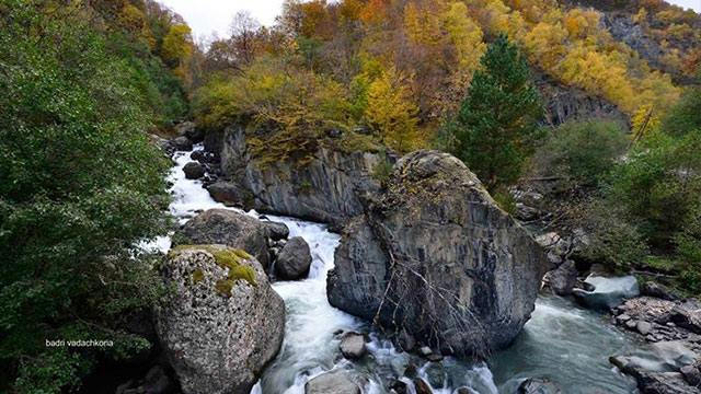 4 ლარად, 45%-იანი ფასდაკლების ვაუჩერი 2 დღიან ტურზე შატილი-აბუდელაურის ფერადი ტბები კომპანიისგან Traveler.ge image 1